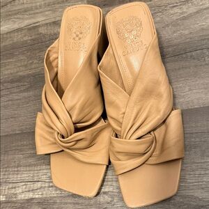 Vince Camuto SZ9 Knotted Tan chunk heel